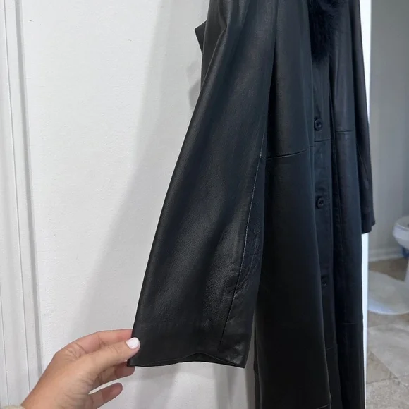 Centigrade Women’s 1X Black Leather Coat Faux Feather Collar and Zipper Pockets